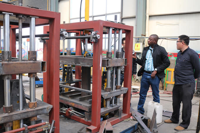 Ghana Customer Check production of Giantlin QT4-30 block making machine
