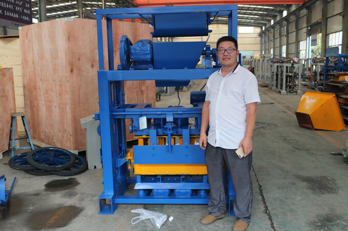 GiantLin QT40-1 concrete cement cinder block making machine is ready for shippment