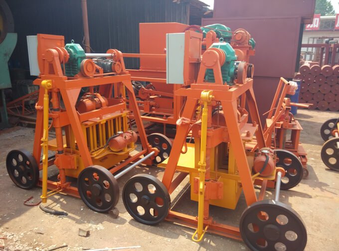 GiantLin QMY4-45 movable concrete hollow block making machine ready for shippment.