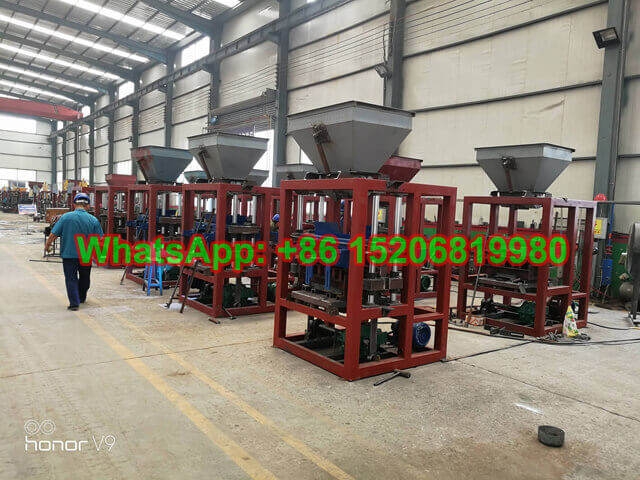 QT4-24 cement hollow brick making machine in production